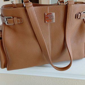 DOONEY & BOURKE PEBBLE GRAIN HANDBAG - EXCELLENT COND